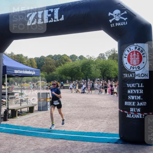 08.09.2024 - Stadtparktriathlon Luisa Fischer http://msf.ph/oto/7002624 08.09.2024 12:24:27 Ziel 632, 647 meine-sportfotos.de