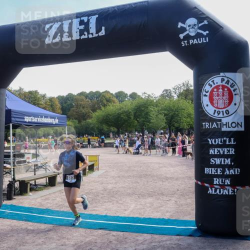 08.09.2024 - Stadtparktriathlon Luisa Fischer http://msf.ph/oto/7002631 08.09.2024 12:24:27 Ziel 632, 647 meine-sportfotos.de