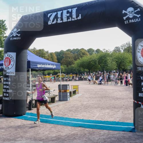 08.09.2024 - Stadtparktriathlon Luisa Fischer http://msf.ph/oto/7002646 08.09.2024 12:24:34 Ziel 632, 647 meine-sportfotos.de