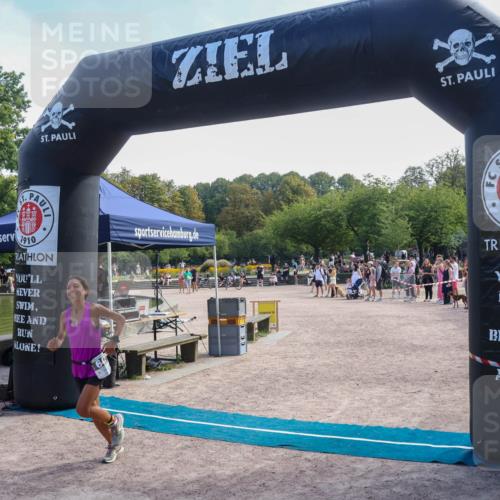 08.09.2024 - Stadtparktriathlon Luisa Fischer http://msf.ph/oto/7002650 08.09.2024 12:24:34 Ziel 632, 647 meine-sportfotos.de