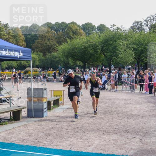 08.09.2024 - Stadtparktriathlon Luisa Fischer http://msf.ph/oto/7002686 08.09.2024 12:24:42 Ziel 636, 638, 655 meine-sportfotos.de