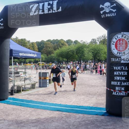 08.09.2024 - Stadtparktriathlon Luisa Fischer http://msf.ph/oto/7002697 08.09.2024 12:24:43 Ziel 636, 638, 655 meine-sportfotos.de