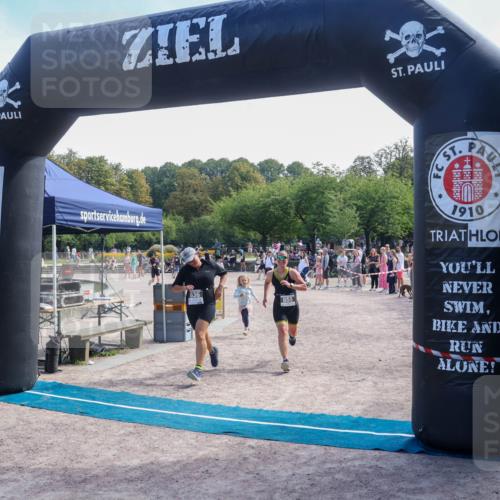 08.09.2024 - Stadtparktriathlon Luisa Fischer http://msf.ph/oto/7002701 08.09.2024 12:24:43 Ziel 636, 638, 655 meine-sportfotos.de