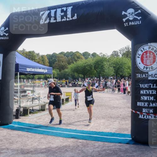 08.09.2024 - Stadtparktriathlon Luisa Fischer http://msf.ph/oto/7002705 08.09.2024 12:24:43 Ziel 636, 638, 655 meine-sportfotos.de