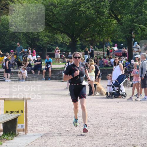 08.09.2024 - Stadtparktriathlon Luisa Fischer http://msf.ph/oto/7002725 08.09.2024 12:24:46 Ziel 636, 638, 655 meine-sportfotos.de