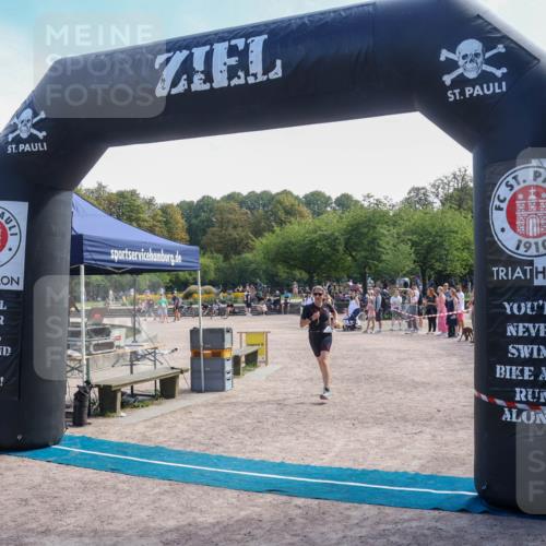 08.09.2024 - Stadtparktriathlon Luisa Fischer http://msf.ph/oto/7002731 08.09.2024 12:24:48 Ziel 636, 638, 655 meine-sportfotos.de