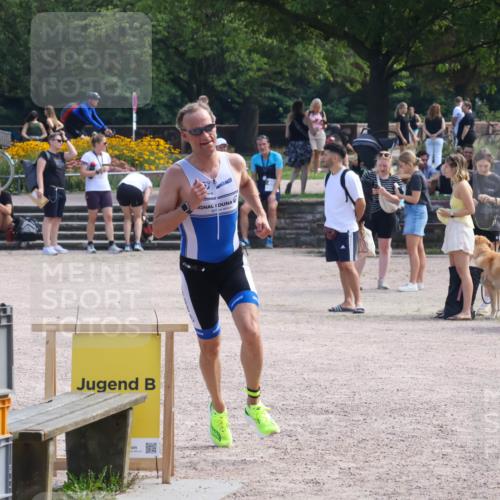 08.09.2024 - Stadtparktriathlon Luisa Fischer http://msf.ph/oto/7002754 08.09.2024 12:25:27 Ziel 671 meine-sportfotos.de