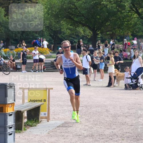 08.09.2024 - Stadtparktriathlon Luisa Fischer http://msf.ph/oto/7002760 08.09.2024 12:25:27 Ziel 671 meine-sportfotos.de