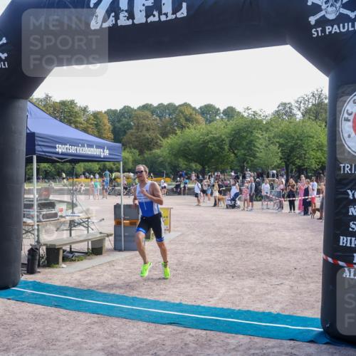 08.09.2024 - Stadtparktriathlon Luisa Fischer http://msf.ph/oto/7002784 08.09.2024 12:25:28 Ziel 671 meine-sportfotos.de