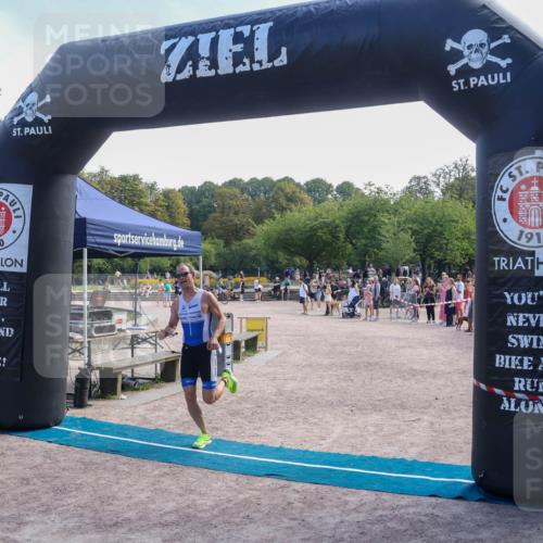 08.09.2024 - Stadtparktriathlon Luisa Fischer http://msf.ph/oto/7002787 08.09.2024 12:25:29 Ziel 671 meine-sportfotos.de