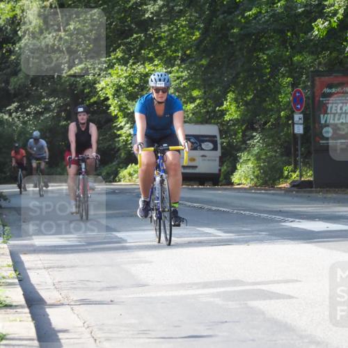 08.09.2024 - Stadtparktriathlon Zöllner http://msf.ph/oto/7004314 08.09.2024 11:25:46 Radfahren 498, 581, 597, 600 meine-sportfotos.de