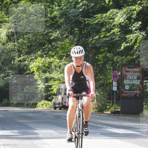 08.09.2024 - Stadtparktriathlon Zöllner http://msf.ph/oto/7004655 08.09.2024 11:28:06 Radfahren 589, 646, 660 meine-sportfotos.de