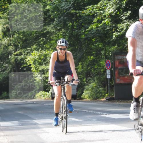 08.09.2024 - Stadtparktriathlon Zöllner http://msf.ph/oto/7005366 08.09.2024 11:32:52 Radfahren 497, 598, 609, 657 meine-sportfotos.de