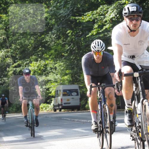 08.09.2024 - Stadtparktriathlon Zöllner http://msf.ph/oto/7006335 08.09.2024 11:37:51 Radfahren 528, 563, 616, 634, 679, 680, 686, 695, 741 meine-sportfotos.de