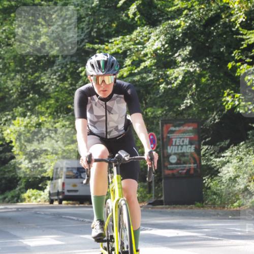 08.09.2024 - Stadtparktriathlon Zöllner http://msf.ph/oto/7006612 08.09.2024 11:38:50 Radfahren 588, 667, 705, 710 meine-sportfotos.de