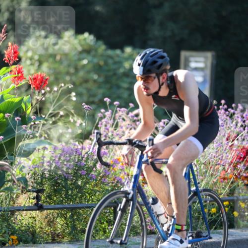 08.09.2024 - Stadtparktriathlon Zöllner http://msf.ph/oto/7007141 08.09.2024 08:50:15 Radfahren 1, 22, 32, 56 meine-sportfotos.de