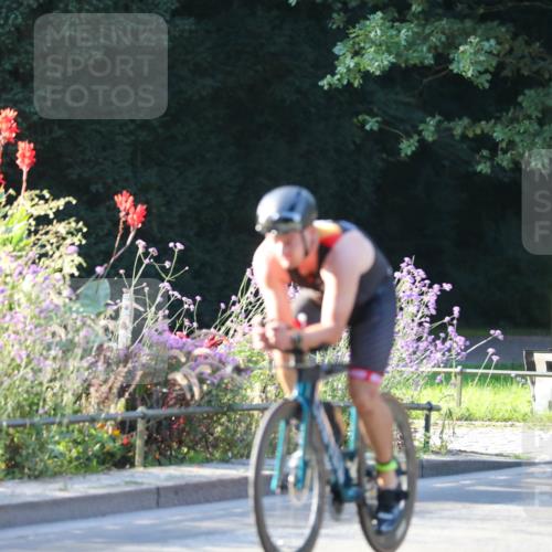 08.09.2024 - Stadtparktriathlon Zöllner http://msf.ph/oto/7007159 08.09.2024 08:50:20 Radfahren 1, 19, 22, 32, 86 meine-sportfotos.de