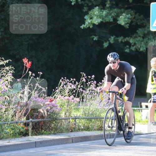 08.09.2024 - Stadtparktriathlon Zöllner http://msf.ph/oto/7007193 08.09.2024 08:50:23 Radfahren 1, 19, 32, 86 meine-sportfotos.de