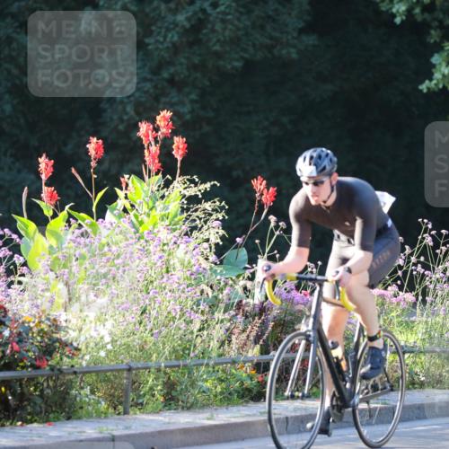 08.09.2024 - Stadtparktriathlon Zöllner http://msf.ph/oto/7007200 08.09.2024 08:50:23 Radfahren 1, 19, 32, 86 meine-sportfotos.de