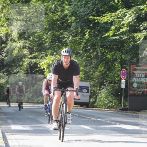 08.09.2024 - Stadtparktriathlon Zöllner http://msf.ph/oto/7007273 08.09.2024 11:42:02 Radfahren 582, 584, 672, 675, 711, 718, 740 meine-sportfotos.de