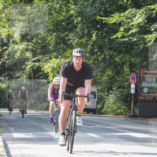 08.09.2024 - Stadtparktriathlon Zöllner http://msf.ph/oto/7007278 08.09.2024 11:42:02 Radfahren 582, 584, 672, 675, 711, 718, 740 meine-sportfotos.de