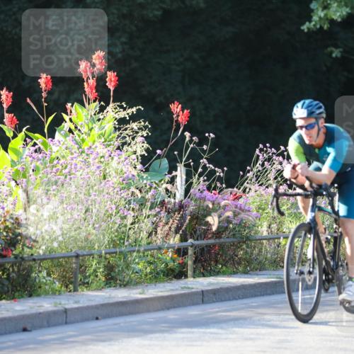 08.09.2024 - Stadtparktriathlon Zöllner http://msf.ph/oto/7007299 08.09.2024 08:50:42 Radfahren 34, 50, 62, 68 meine-sportfotos.de