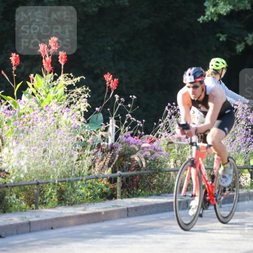 08.09.2024 - Stadtparktriathlon Zöllner http://msf.ph/oto/7007738 08.09.2024 08:51:52 Radfahren 18, 44, 55, 66 meine-sportfotos.de