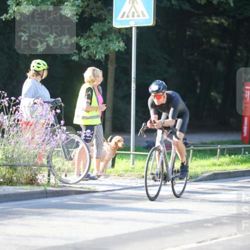 08.09.2024 - Stadtparktriathlon Zöllner http://msf.ph/oto/7008070 08.09.2024 08:52:17 Radfahren 31, 35, 40, 54, 63, 72, 76 meine-sportfotos.de