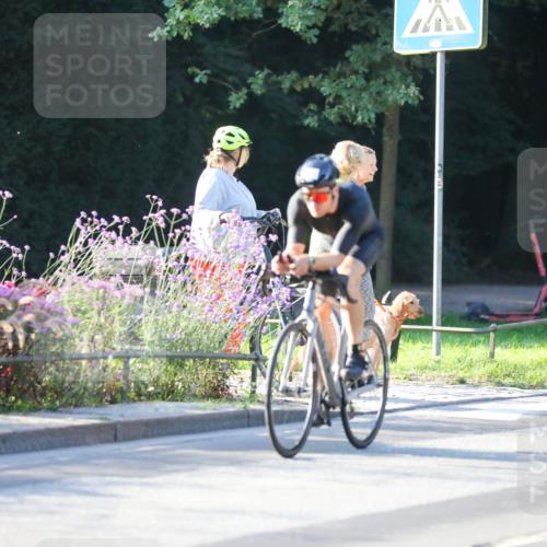 08.09.2024 - Stadtparktriathlon Zöllner http://msf.ph/oto/7008082 08.09.2024 08:52:17 Radfahren 31, 35, 40, 54, 63, 72, 76 meine-sportfotos.de