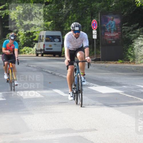 08.09.2024 - Stadtparktriathlon Zöllner http://msf.ph/oto/7008224 08.09.2024 11:53:27 Radfahren 587, 674, 685, 697, 708 meine-sportfotos.de