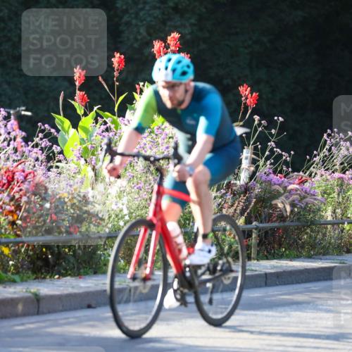 08.09.2024 - Stadtparktriathlon Zöllner http://msf.ph/oto/7008769 08.09.2024 08:53:24 Radfahren 60, 67 meine-sportfotos.de