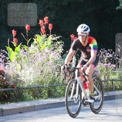 08.09.2024 - Stadtparktriathlon Zöllner http://msf.ph/oto/7008911 08.09.2024 08:53:56 Radfahren 6, 7, 13, 14, 16 meine-sportfotos.de