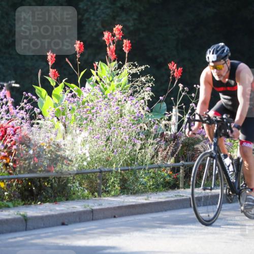 08.09.2024 - Stadtparktriathlon Zöllner http://msf.ph/oto/7009045 08.09.2024 08:54:05 Radfahren 16, 64, 69 meine-sportfotos.de