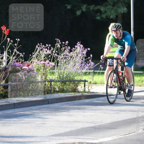 08.09.2024 - Stadtparktriathlon Zöllner http://msf.ph/oto/7009077 08.09.2024 08:54:09 Radfahren 64, 69 meine-sportfotos.de