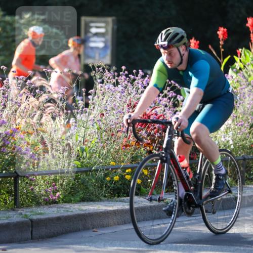 08.09.2024 - Stadtparktriathlon Zöllner http://msf.ph/oto/7009111 08.09.2024 08:54:09 Radfahren 64, 69 meine-sportfotos.de
