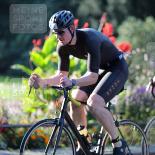 08.09.2024 - Stadtparktriathlon Zöllner http://msf.ph/oto/7009654 08.09.2024 08:56:46 Radfahren 32, 34, 47, 56 meine-sportfotos.de