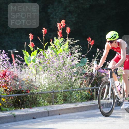08.09.2024 - Stadtparktriathlon Zöllner http://msf.ph/oto/7010470 08.09.2024 08:59:04 Radfahren 3, 8, 10, 42 meine-sportfotos.de