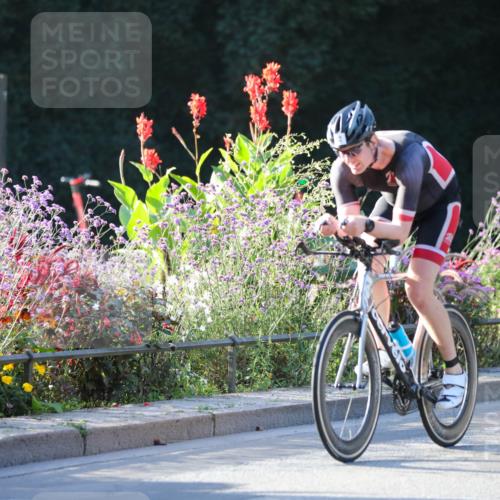 08.09.2024 - Stadtparktriathlon Zöllner http://msf.ph/oto/7010605 08.09.2024 08:59:41 Radfahren 7, 13, 58, 82 meine-sportfotos.de