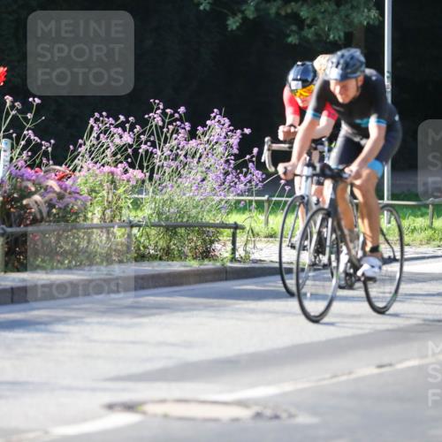 08.09.2024 - Stadtparktriathlon Zöllner http://msf.ph/oto/7011312 08.09.2024 09:04:56 Radfahren 27, 74, 85, 121, 124 meine-sportfotos.de