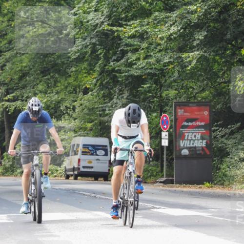 08.09.2024 - Stadtparktriathlon Zöllner http://msf.ph/oto/7011513 08.09.2024 12:04:19 Radfahren 688, 719, 760, 770, 780, 782, 838 meine-sportfotos.de