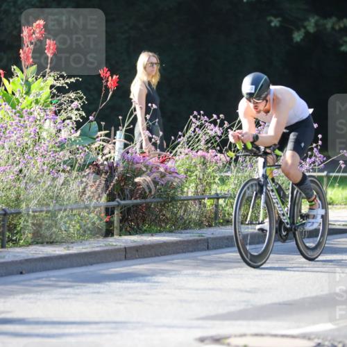 08.09.2024 - Stadtparktriathlon Zöllner http://msf.ph/oto/7011604 08.09.2024 09:07:28 Radfahren 1, 5, 6, 49, 59, 65, 122, 126 meine-sportfotos.de
