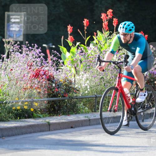 08.09.2024 - Stadtparktriathlon Zöllner http://msf.ph/oto/7011703 08.09.2024 09:07:52 Radfahren 46, 64, 67, 92 meine-sportfotos.de