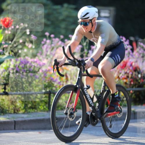 08.09.2024 - Stadtparktriathlon Zöllner http://msf.ph/oto/7012834 08.09.2024 09:11:46 Radfahren 4, 11, 45, 124, 138, 140, 144 meine-sportfotos.de