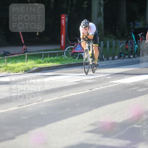 08.09.2024 - Stadtparktriathlon Zöllner http://msf.ph/oto/7012878 08.09.2024 09:12:05 Radfahren 17, 60, 61, 151, 173 meine-sportfotos.de