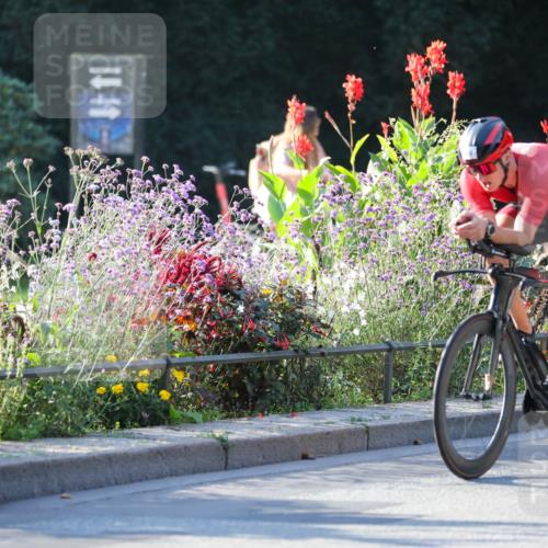 08.09.2024 - Stadtparktriathlon Zöllner http://msf.ph/oto/7012954 08.09.2024 09:12:27 Radfahren 38, 104, 132, 150, 157 meine-sportfotos.de