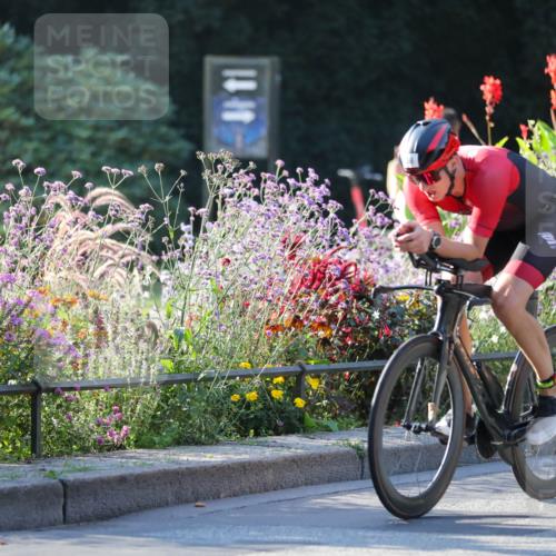 08.09.2024 - Stadtparktriathlon Zöllner http://msf.ph/oto/7012959 08.09.2024 09:12:27 Radfahren 38, 104, 132, 150, 157 meine-sportfotos.de