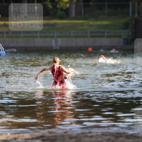 08.09.2024 - Stadtparktriathlon Michael Strokosch http://msf.ph/oto/7013087 08.09.2024 08:43:39 Schwimmen 8 meine-sportfotos.de