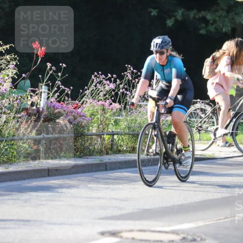 08.09.2024 - Stadtparktriathlon Zöllner http://msf.ph/oto/7013109 08.09.2024 09:13:04 Radfahren 180 meine-sportfotos.de