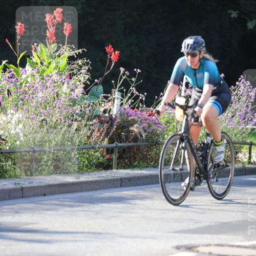 08.09.2024 - Stadtparktriathlon Zöllner http://msf.ph/oto/7013113 08.09.2024 09:13:04 Radfahren 180 meine-sportfotos.de