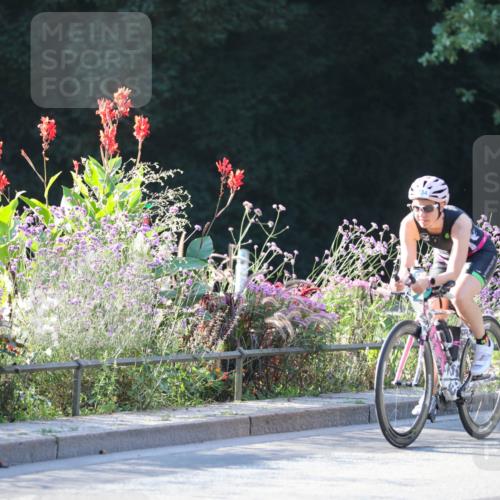 08.09.2024 - Stadtparktriathlon Zöllner http://msf.ph/oto/7013129 08.09.2024 09:13:15 Radfahren 49, 92, 134, 175 meine-sportfotos.de